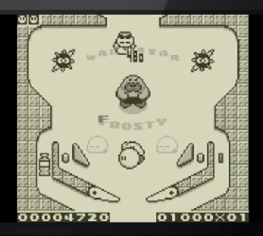 1993년 커비의 핀볼에서 커비가 흑백 Game Boy Pinball Table을 이동하는 실제 인게임 화면